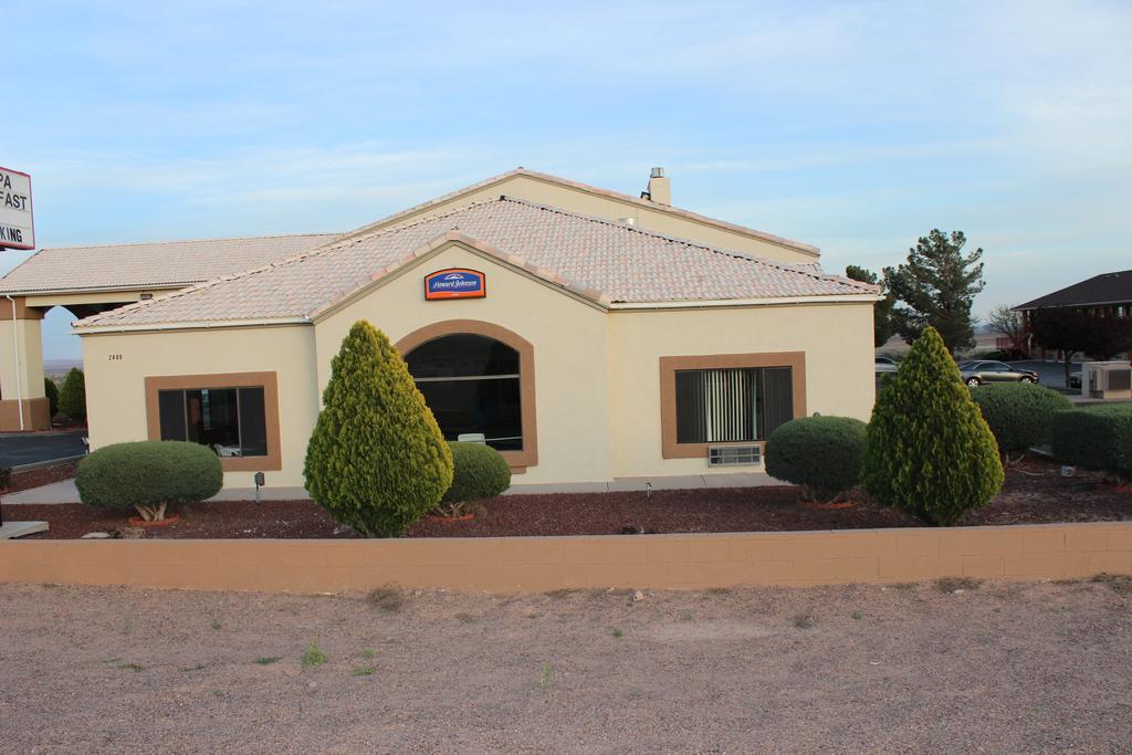 Howard Johnson By Wyndham Holbrook Exterior photo