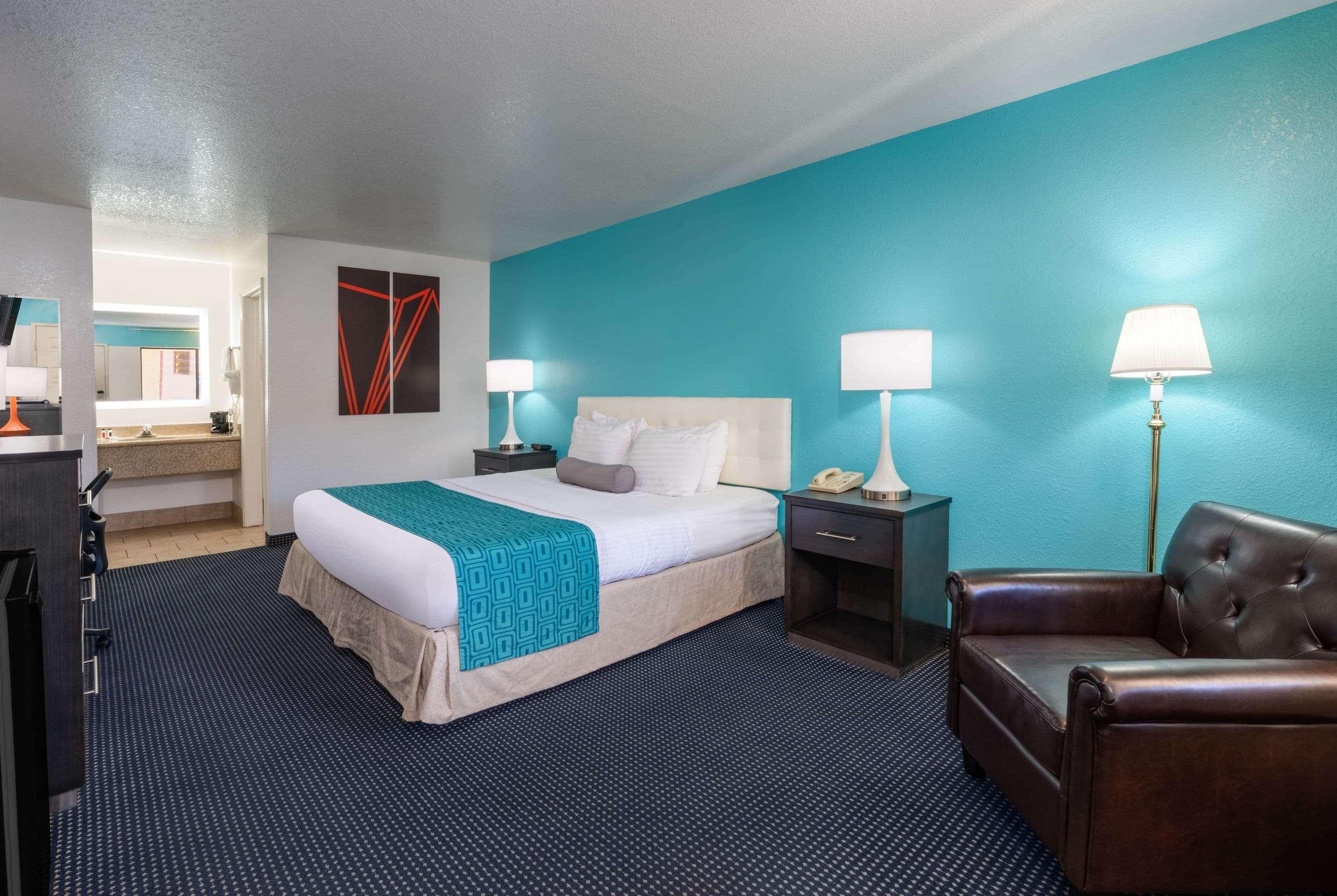 Howard Johnson By Wyndham Holbrook Exterior photo